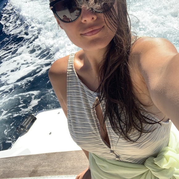 Meet your Posher, Elizabeth - Picture 9 of 16